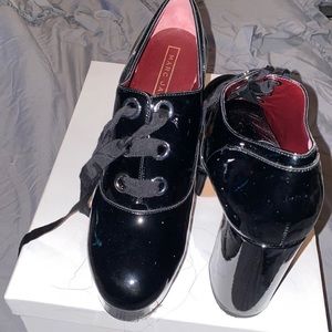 Black Marc Jacob tie up platform shoe
